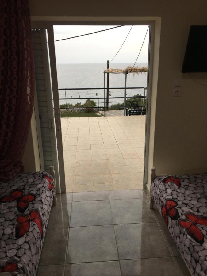 Kókkinon Nerón Villa Leonidas Koutsoupia מראה חיצוני תמונה