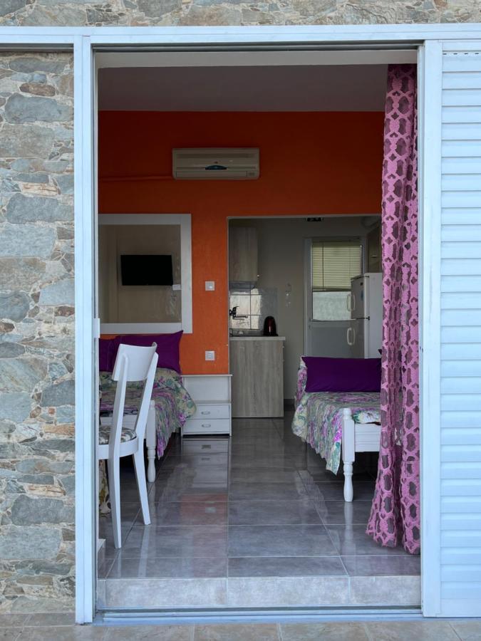 Kókkinon Nerón Villa Leonidas Koutsoupia מראה חיצוני תמונה
