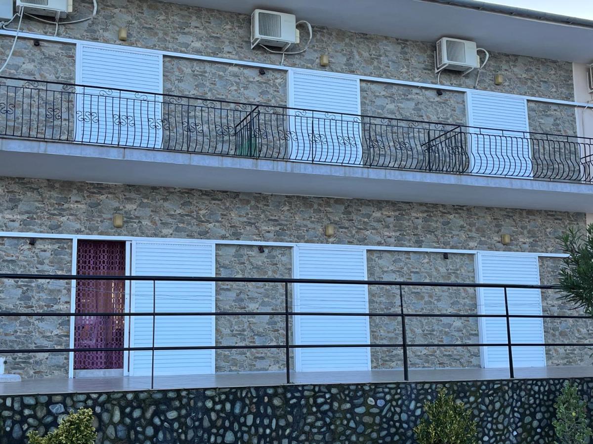 Kókkinon Nerón Villa Leonidas Koutsoupia מראה חיצוני תמונה