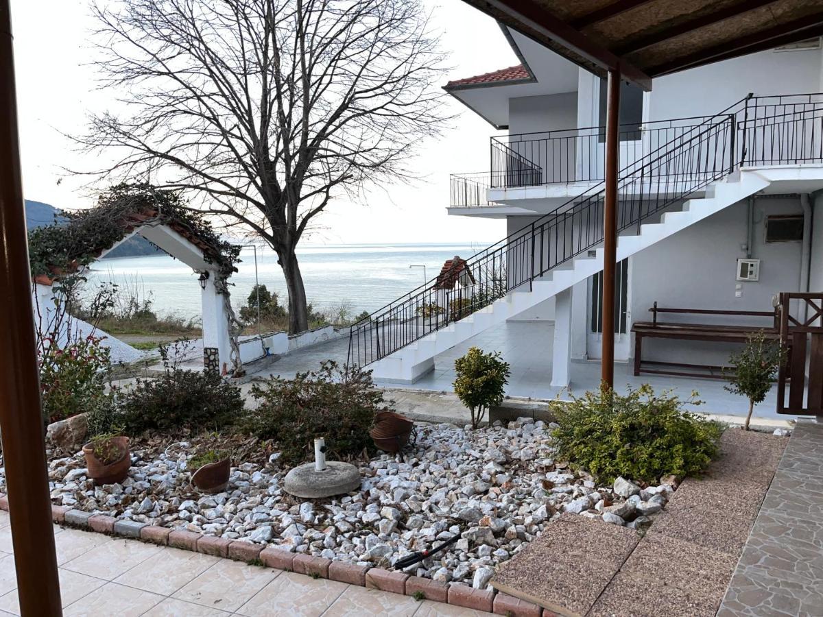 Kókkinon Nerón Villa Leonidas Koutsoupia מראה חיצוני תמונה