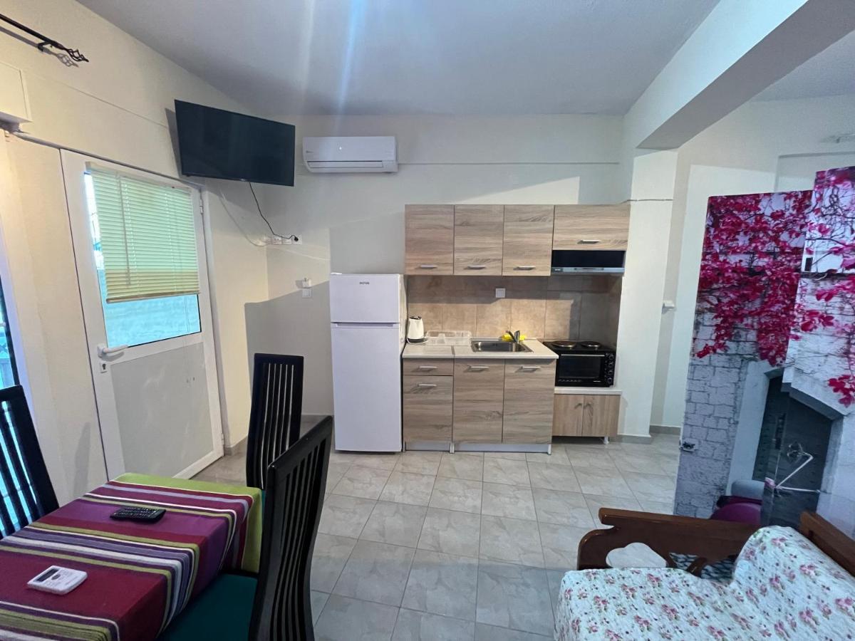 Kókkinon Nerón Villa Leonidas Koutsoupia מראה חיצוני תמונה